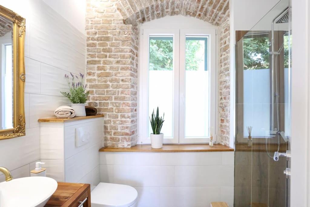 Monfrina 1, luxury Old Town apartment near beach 2