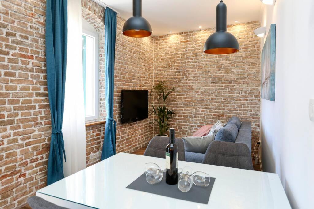 Monfrina 1, luxury Old Town apartment near beach 3
