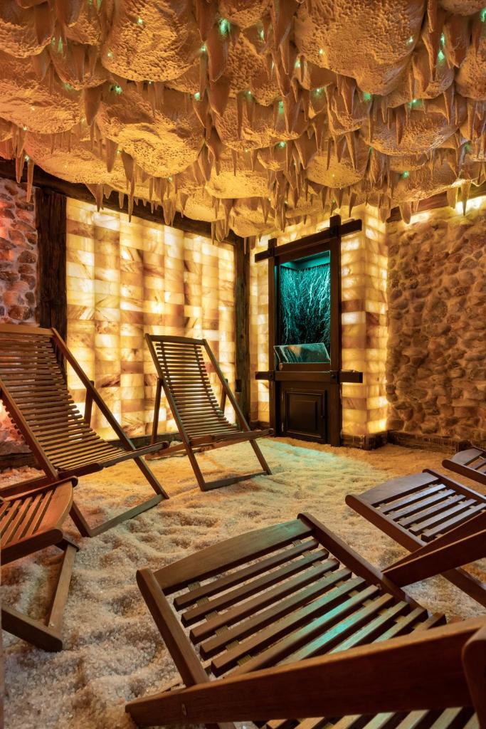 Willa pod Warszawą & SPA & Grota Solna 7
