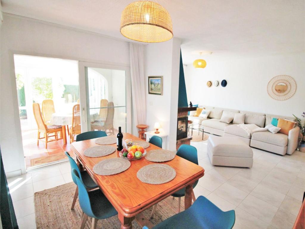 Holiday Home Leon by Interhome 2