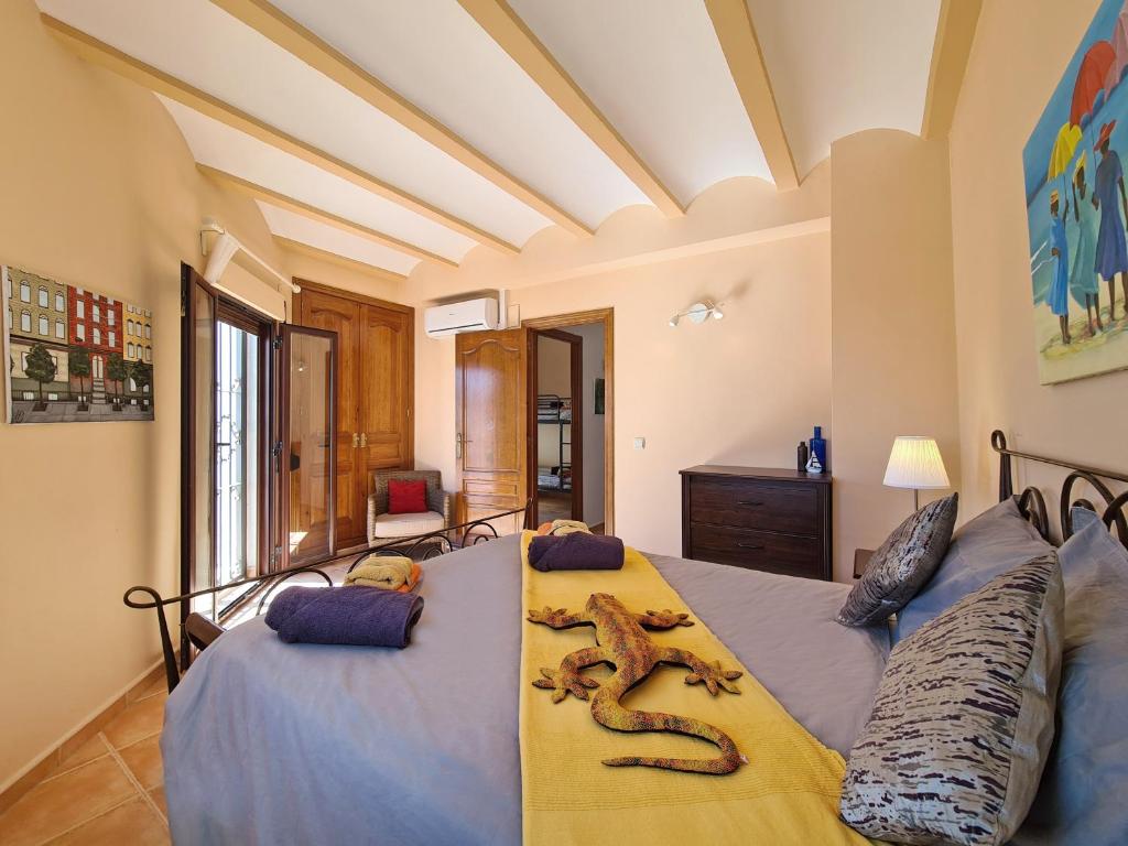 Casa Sèquia by NRAS 5