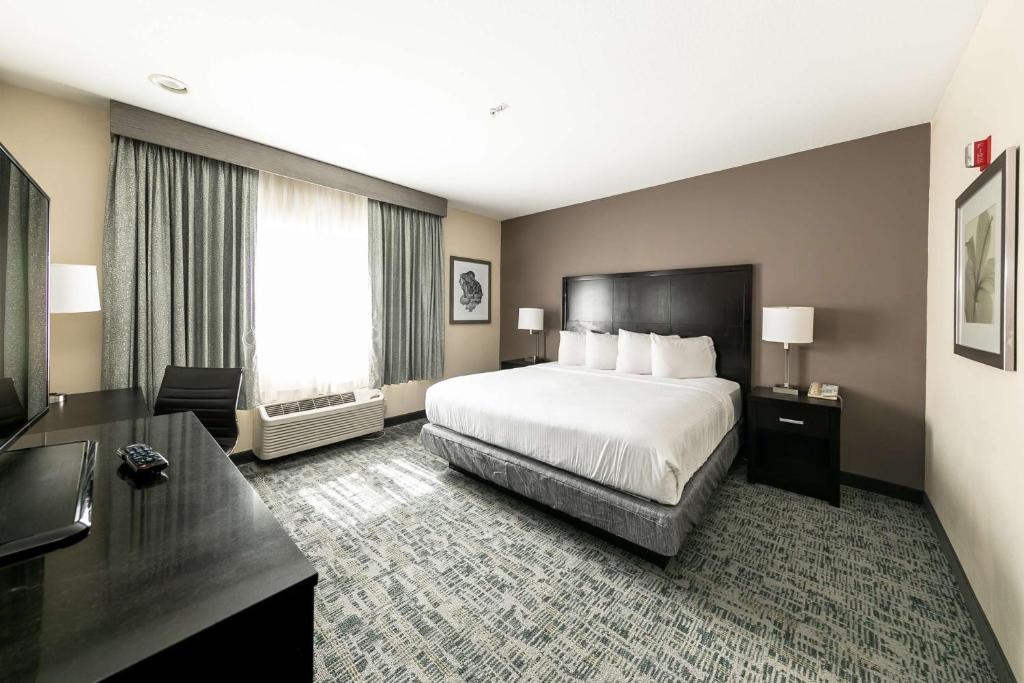 Best Western Inn & Suites San Diego Zoo -SeaWorld Area Image