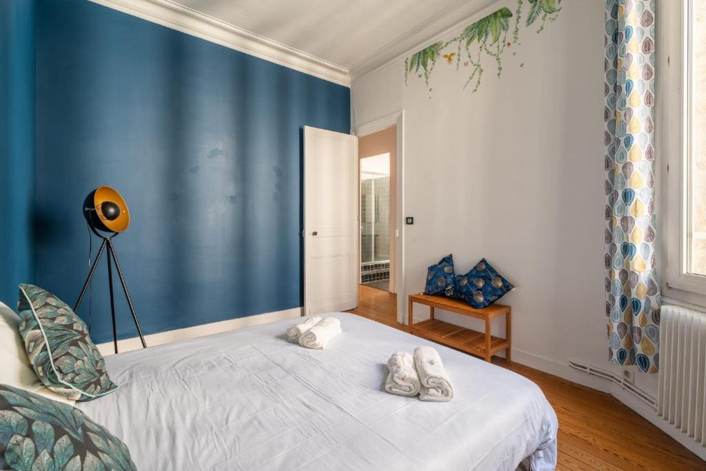 Large bright duplex in Bordeaux 6