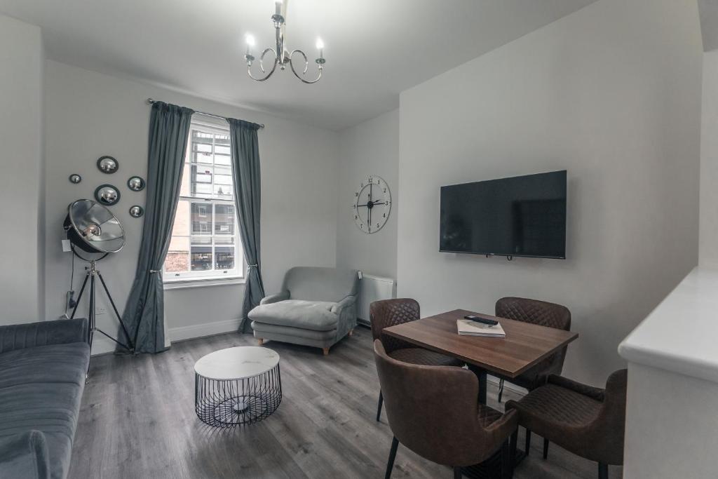 Clarence Street Town House 5