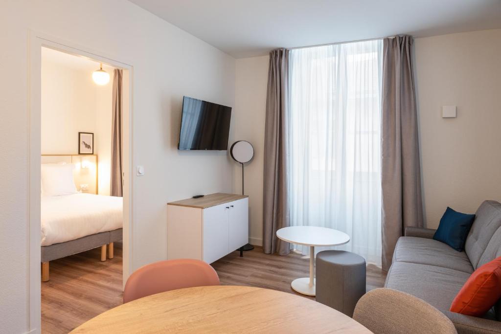 ROYAL Annecy Apparthôtel 5