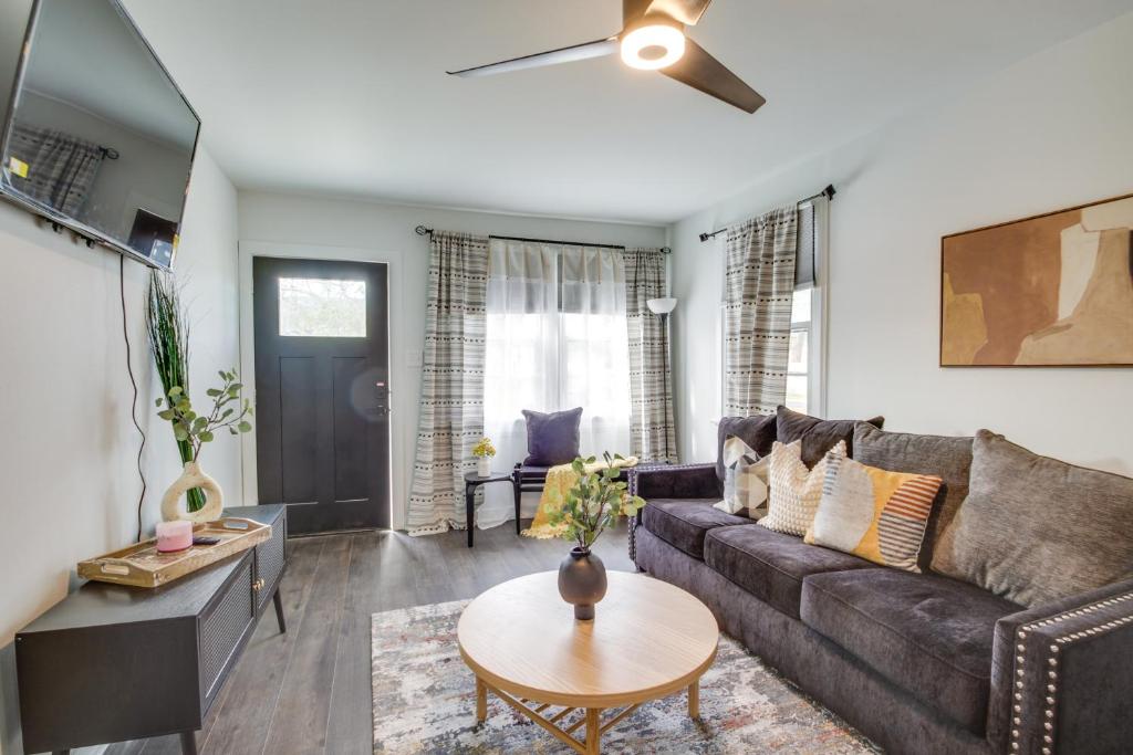 3 Mi to French Quarter Modern Apt in New Orleans Image