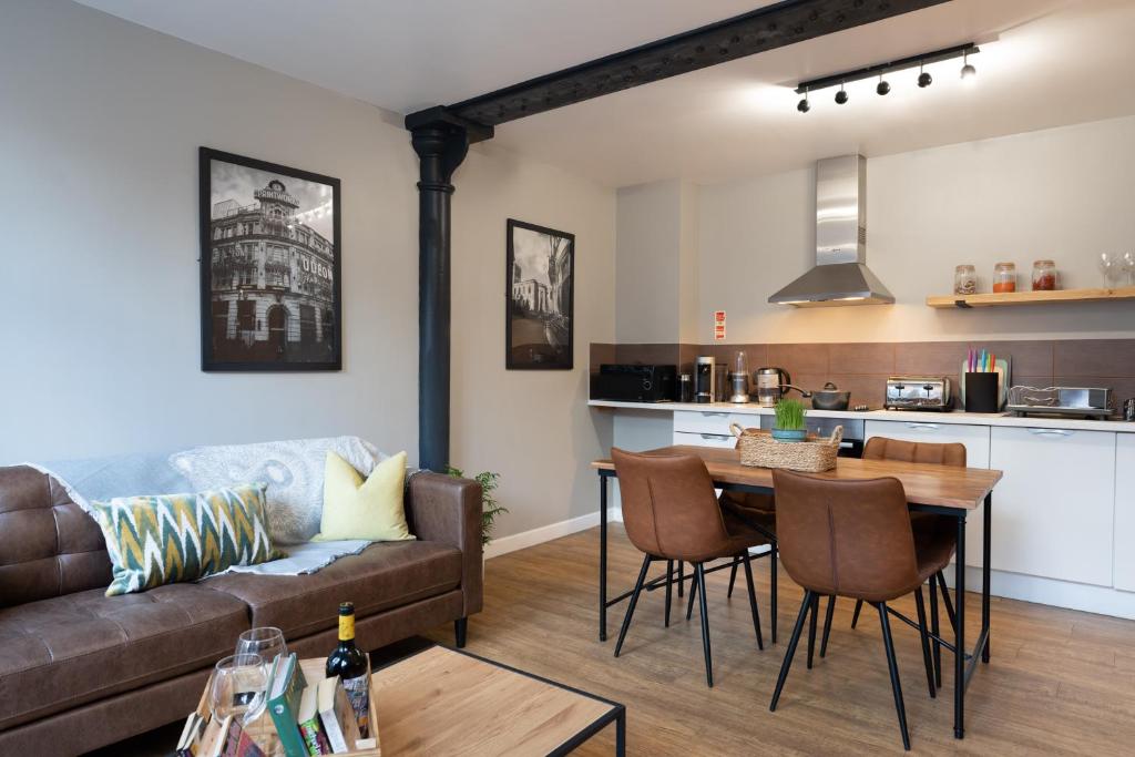 High Street Town House 3