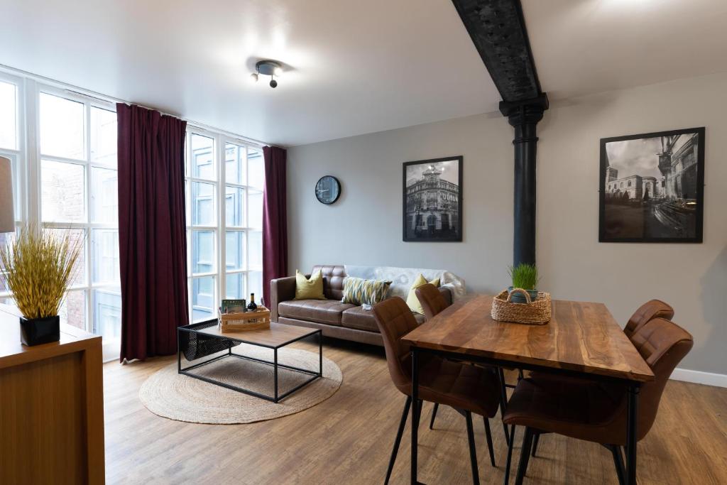 High Street Town House 2