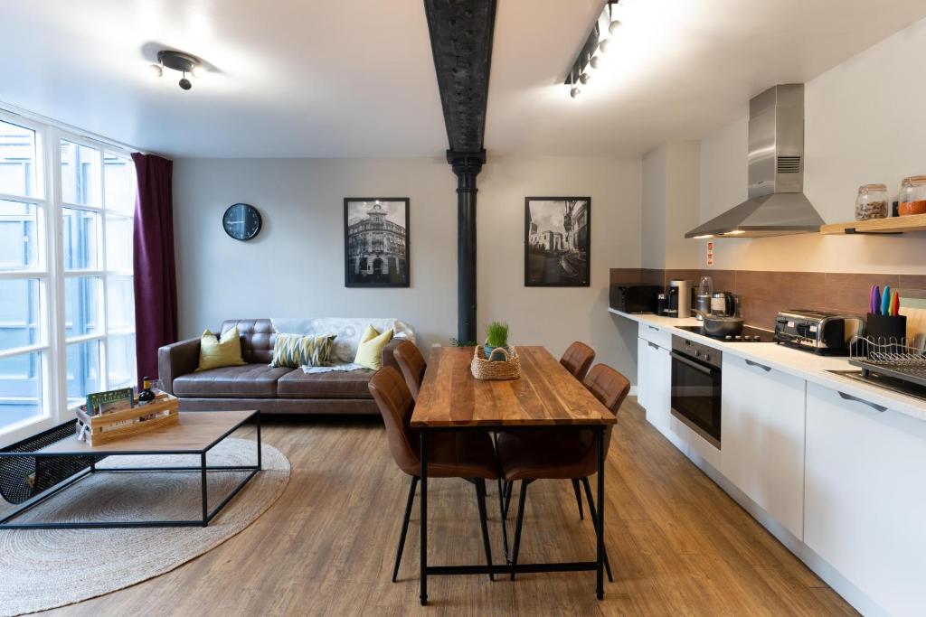 High Street Town House 1