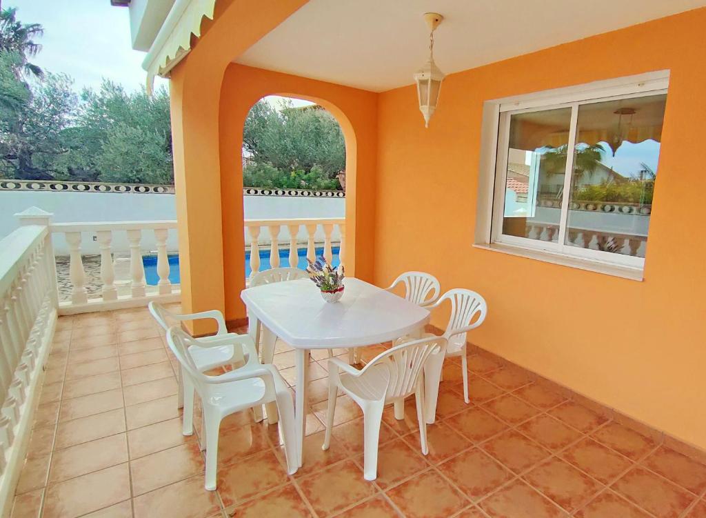 Chalet con piscina privada en Vinaròs 2