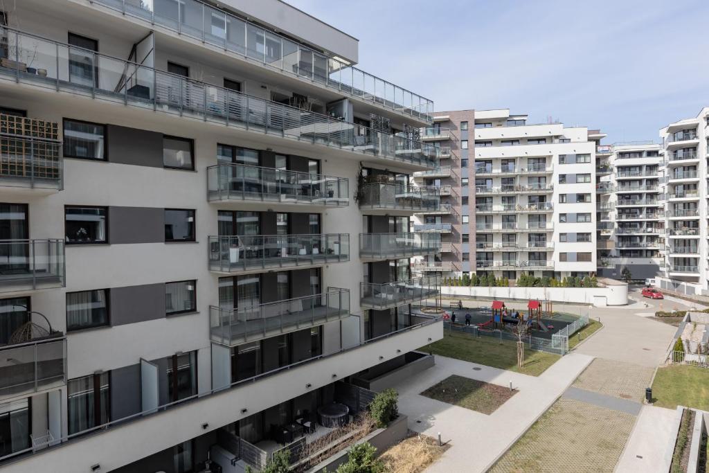 Westfield Burakowska Apartment with Parking by Noclegi Renters 5