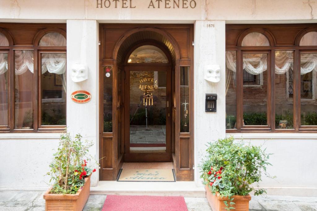 Hotel Ateneo Image
