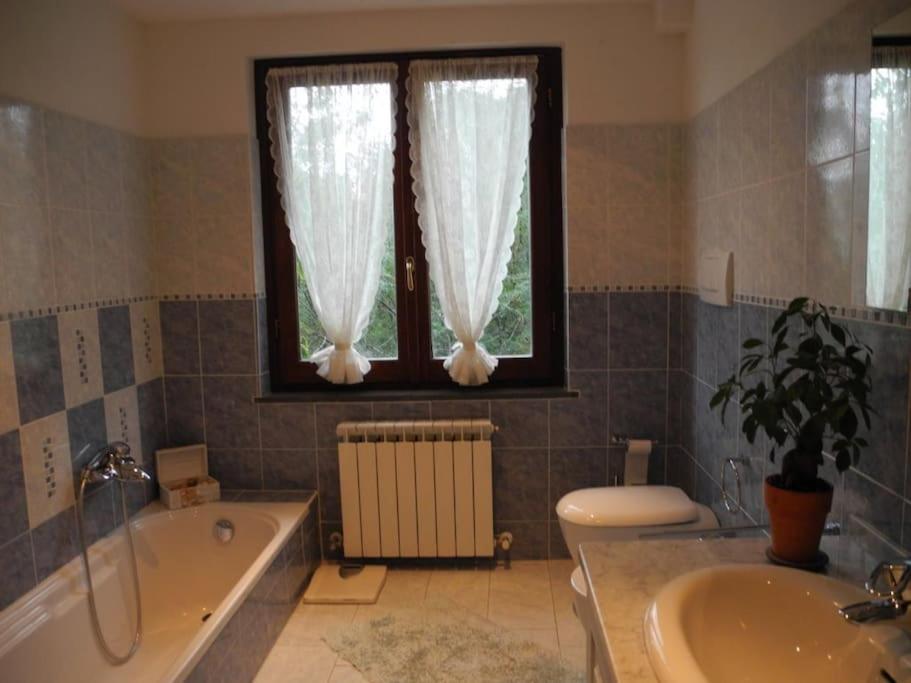 Photo de la galerie de l'établissement Villa with Pool near 5Terre Firefly, à Quaratica 27 autres photos