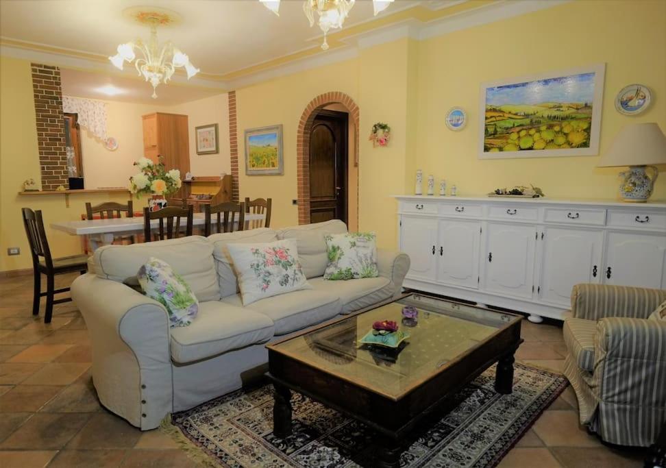 Photo de la galerie de l'établissement Villa with Pool near 5Terre Firefly, à Quaratica