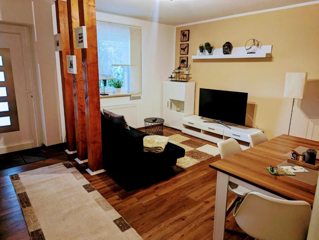 Ferienwohnung Jobst - Ruhig mit Blick ins Grüne 1