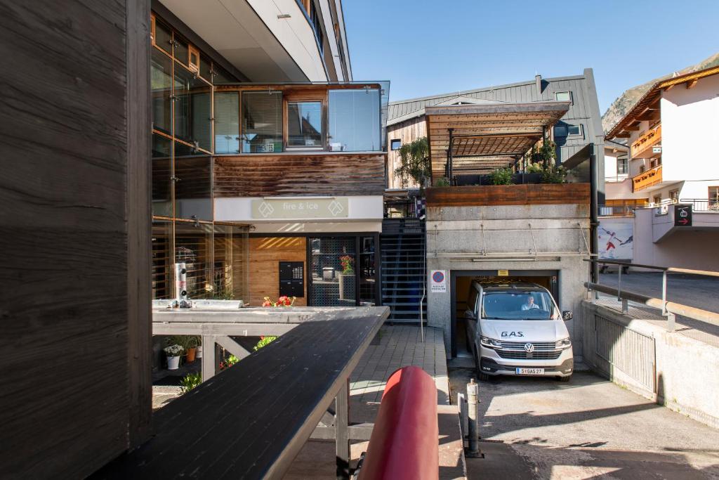 fire & ice LIVING 7