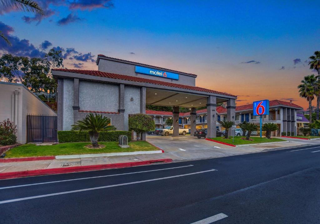 Motel 6-La Mesa, CA Image