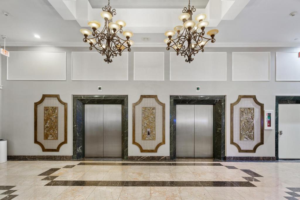 Wyndham Garden Baronne Plaza Image