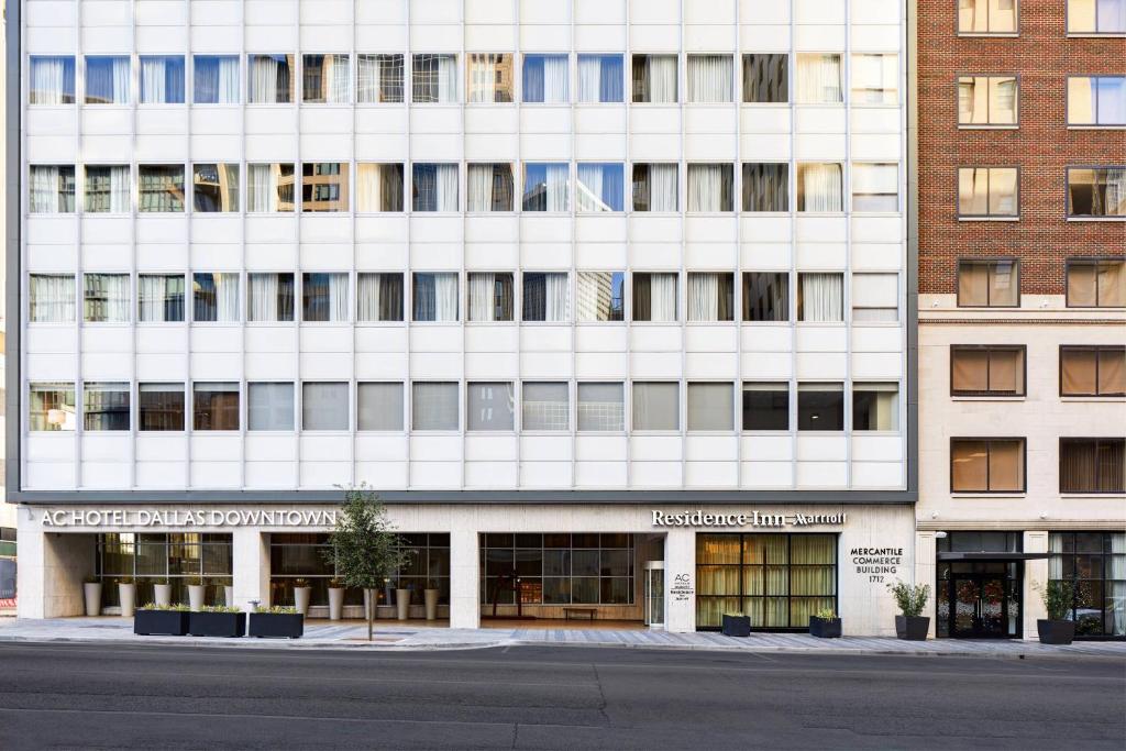 Residence Inn by Marriott Dallas Downtown Image