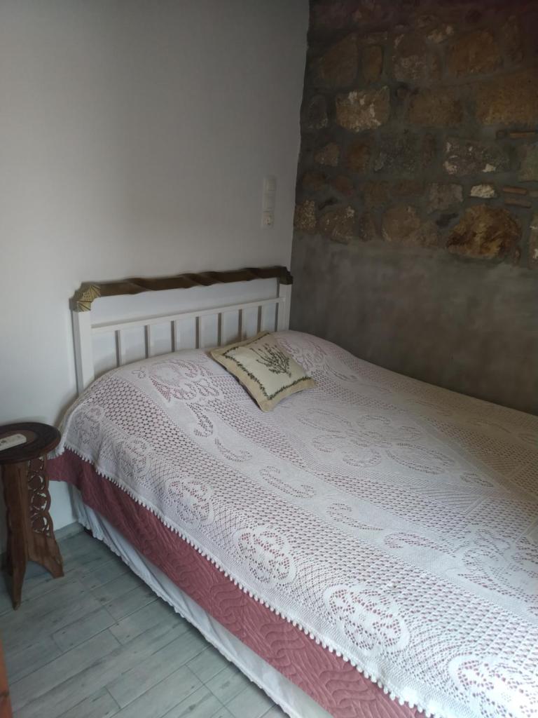 Manos House in Chora 5