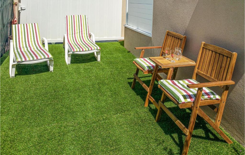 Gorgeous Home In Capestang With Wifi 5