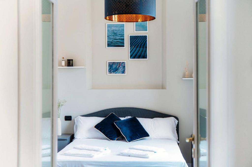 Shades of Lake - Blue Apartment