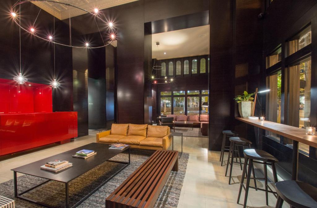 Hotel Max Image