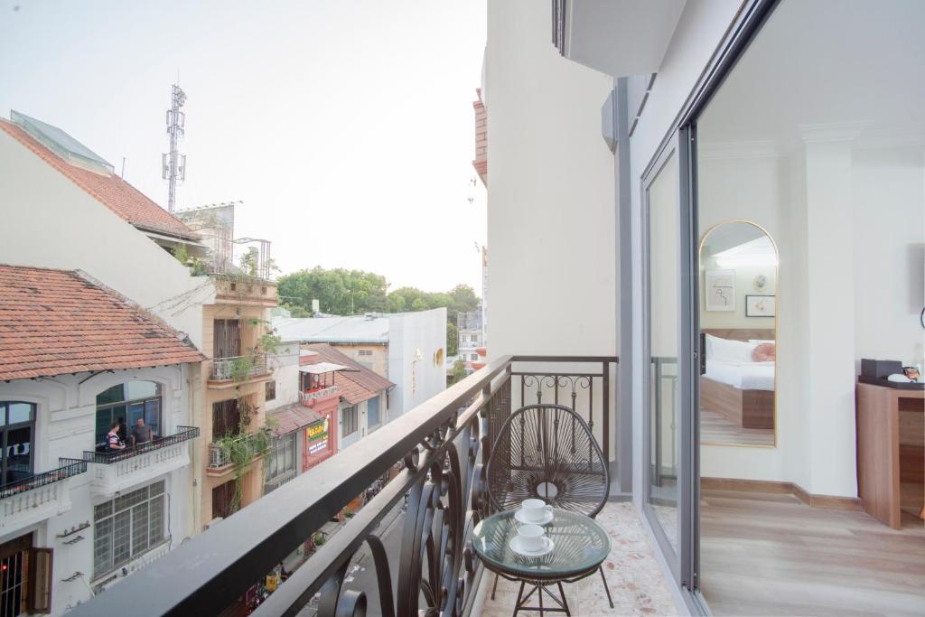 SAZI HOTEL NGUYỄN AN NINH