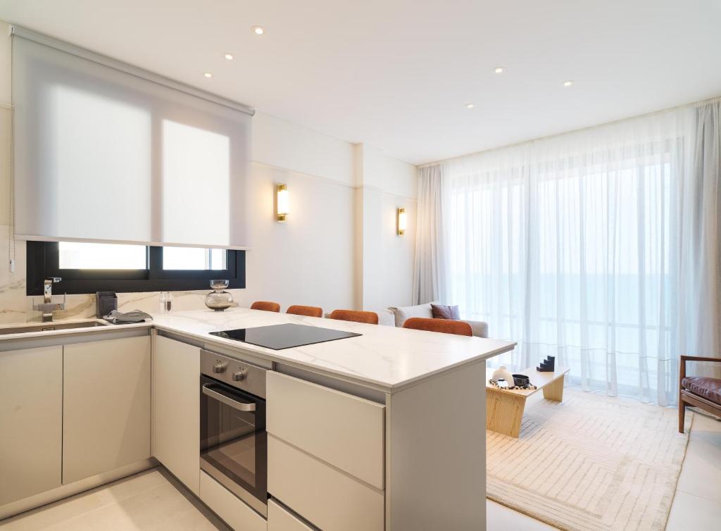 LIV Mackenzie Beach Suites Larnaca ADULTS ONLY 6