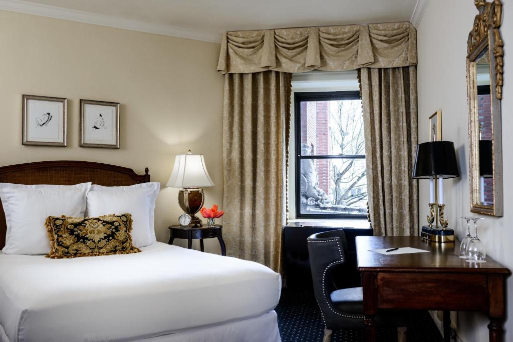 Hotel Sorrento Image