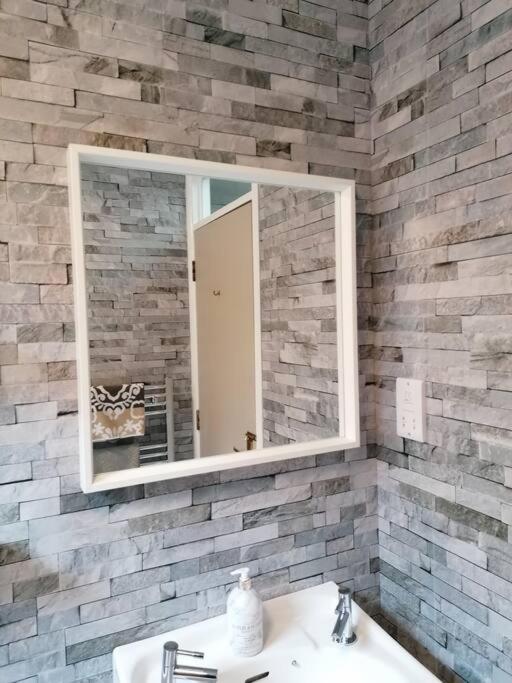 Stunning 3 Bedroom townhouse in the heart of city 3