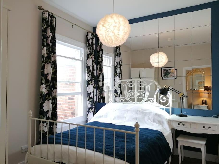 Stunning 3 Bedroom townhouse in the heart of city 2