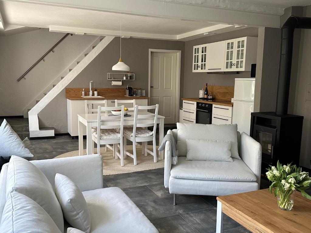 Remise-Berlin-Grünau your cozy and comfortable home to stay for up to 6 people between Müggelsee and Berlin city 4