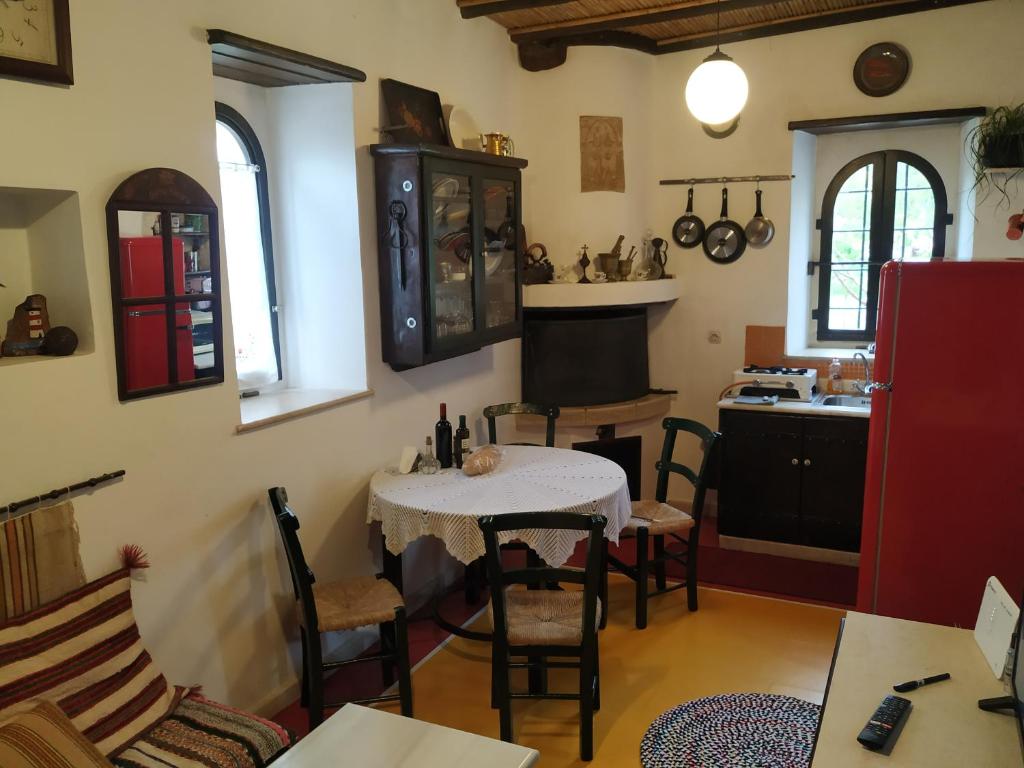 xenios Z rustic rural cottage 4