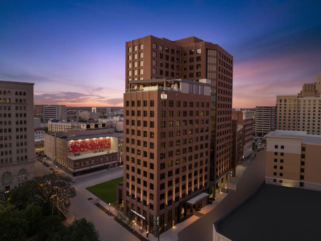 Element San Antonio Riverwalk Image