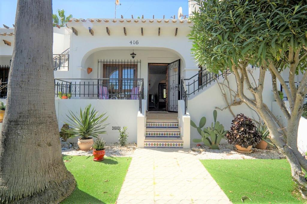 Beautiful 2 Bedroom Bungalow with Communal Pools 3