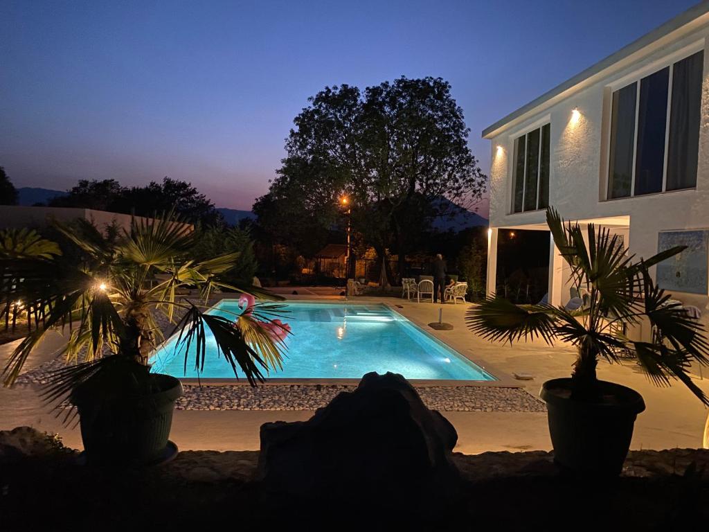 The Rock Star's Villa with Private Pool and Beach 2