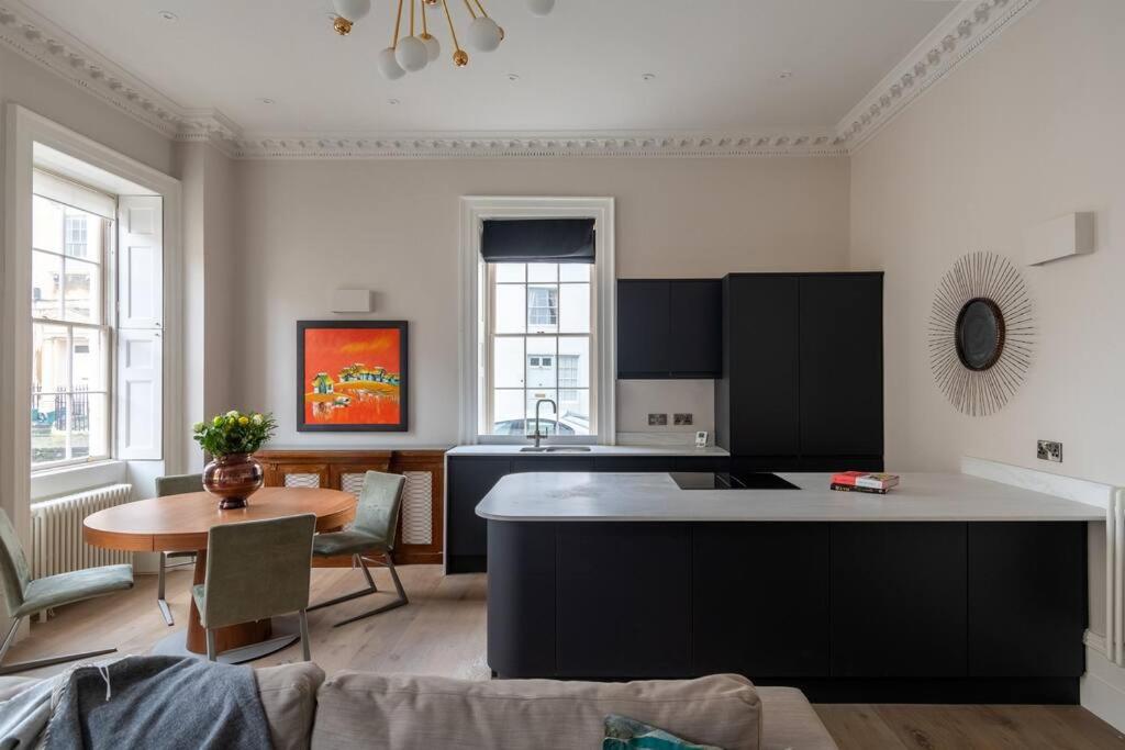 Russell House Suites 4