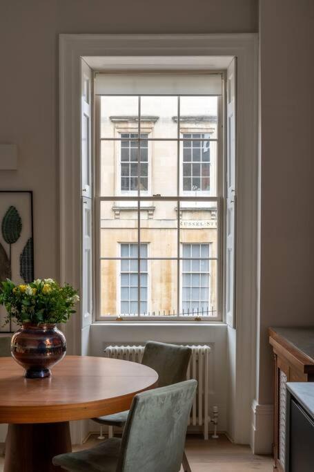 Russell House Suites 7