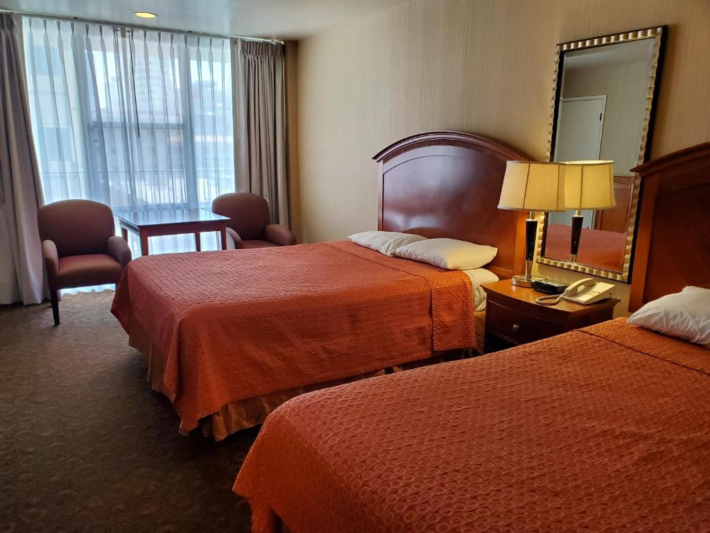 Royal Pacific Motor Inn Image