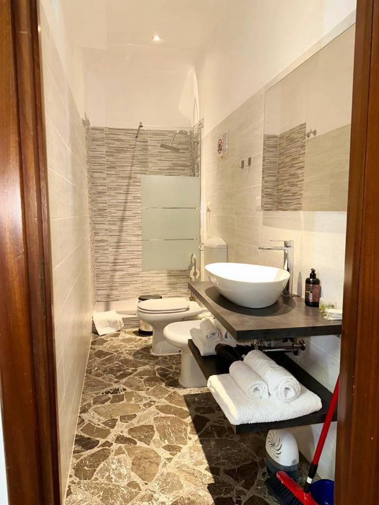 LB&b Holiday Suite Downtown Bari 6