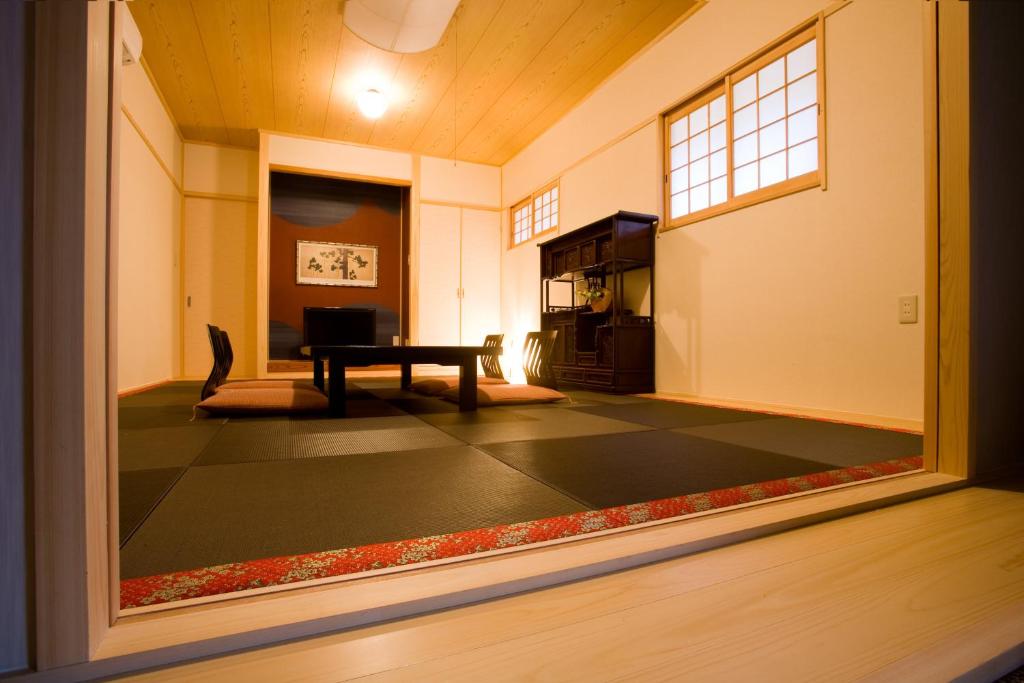 Coin salon dans l'établissement Hotel Tenzankaku Kaiyutei