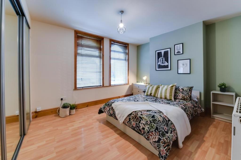 Poppy's Pad - Winchester Road Image