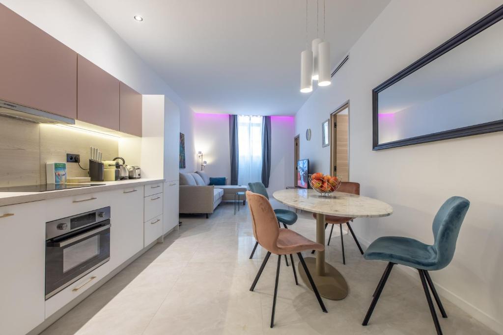 Residence Meynadier - apartments - New - AC - Wifi - Close Beach and Palais - LRA Cannes 2