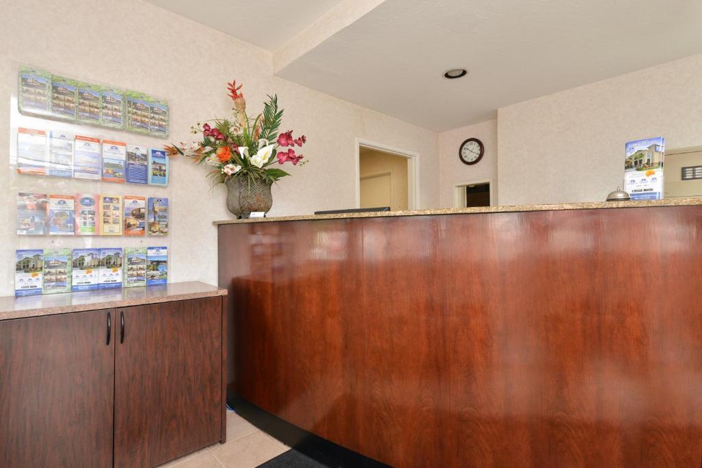 Americas Best Value Inn San Jose Convention Center Image