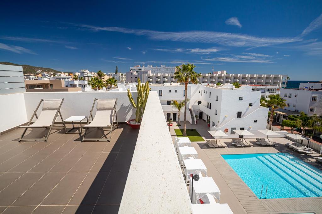 Migjorn Ibiza Suites & Spa 8