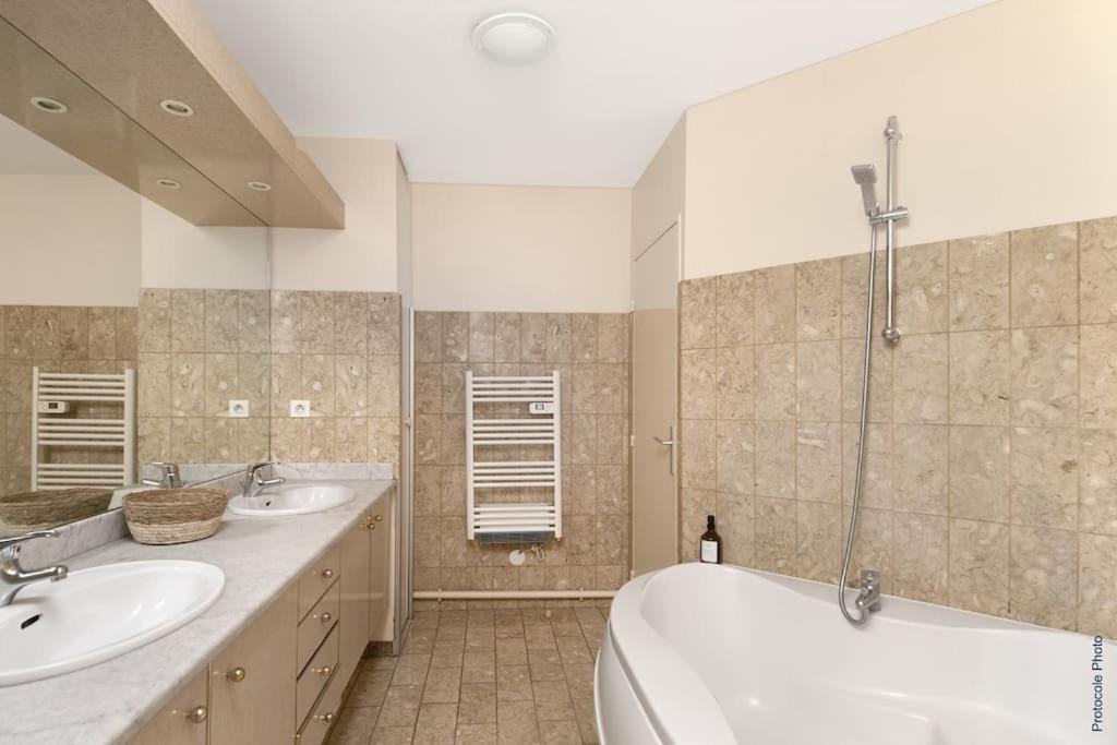 NOCNOC - Le Pargamin - Large duplex Place Saint-Pierre 3