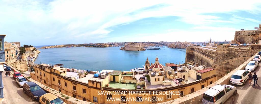 Coast 52 Savynomad Harbour Residences wow Views 3