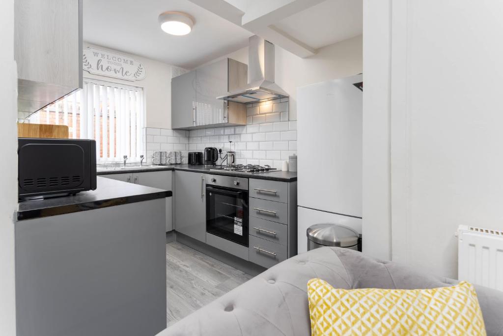 Toft House - Air Host & Stay - Free Parking - Contractor Friendly 4