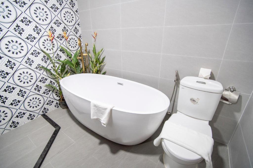 SAZI HOTEL NGUYỄN AN NINH
